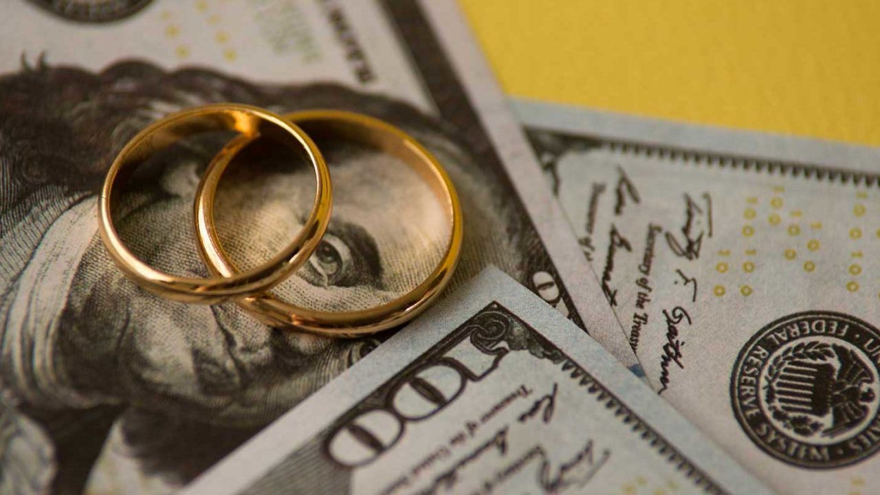 Wedding bands on top of alimony money