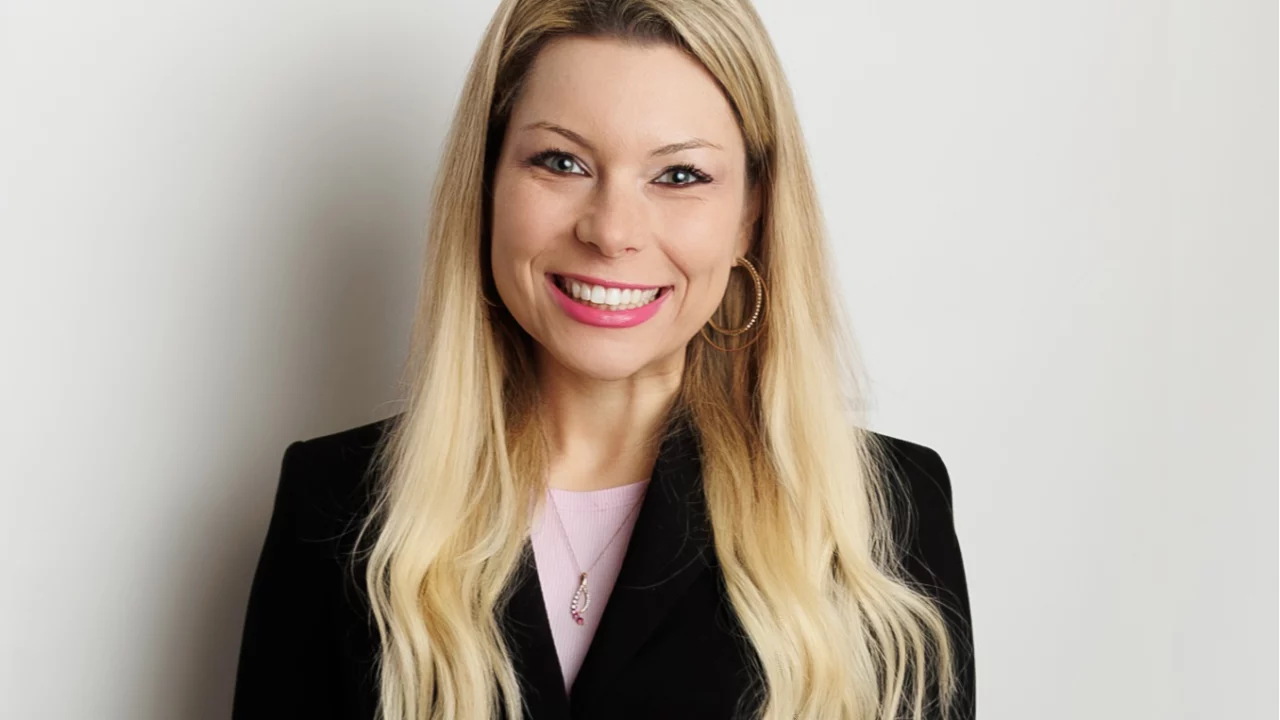 Adena Baer Headshot