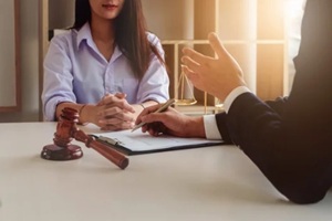 lawyer explained to the client to plan the case in court